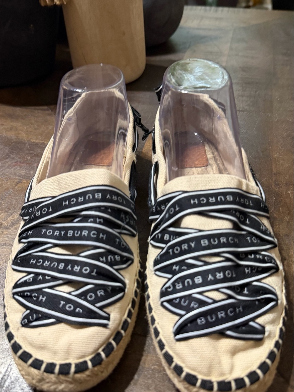 EUC Tory Burch Black & Cream Espadrille Flats With Logo Ribbon, Size 9